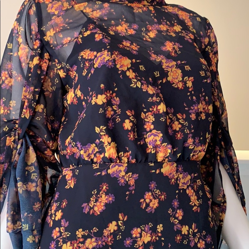Dress - Picture 3 of 12